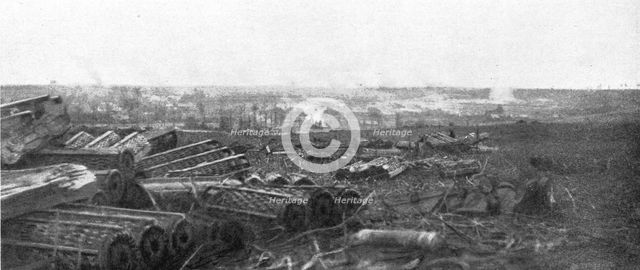 'Emplacement d'une batterie allemande de gros calibre enlevee par le 28e chasseurs..., 1916. Creator: Unknown.