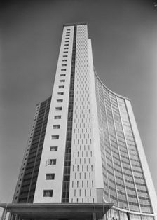 Empress State Building, Lillie Road, Earl's Court, Hammersmith and Fulham, London, 05/06/1962. Creator: John Laing plc