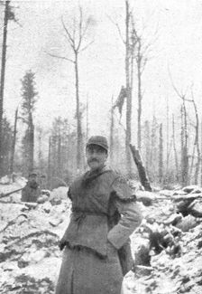 'En Alsace; Le soir du 26, une neige abondante servit de linceul aux cadavres 1915. Creator: Unknown
