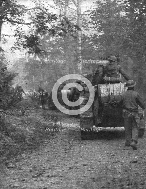 ''En Argonne; Le depart des chars d'assaut americain pour l'attaque dans la foret', 1918. Creator: Unknown.