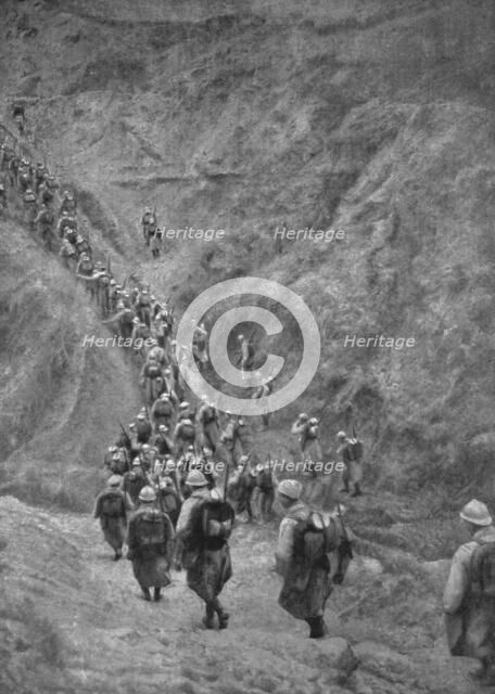 'En Macedoine; Nos operations de police a la frontiere greco-serbe: une compagnie d'infanterie franc Creator: Unknown.