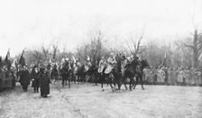 En Roumanie Liberee; Entrée solennelle a Bucarest, le 1er decembre 1918, de la famille..., 1918. Creator: Unknown