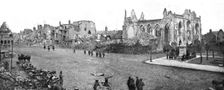 'En territoire libere; La grande place de Peronne a l'entredes troupes britanniques, le 18 mars 191 Creator: Unknown
