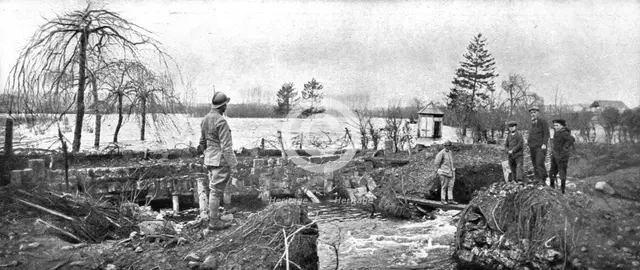 'En territoire libere; Les inondations provoquees autour de Noyon, rentre en notre possession le 18  Creator: Unknown.