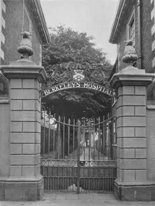 Entrance gateway, Berkeley's Hospital, Worcester, Worcestershire, 1924