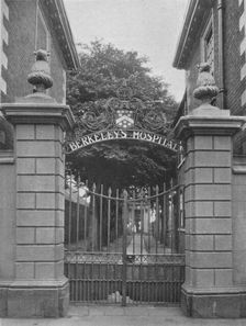 Entrance gateway, Berkeley's Hospital, Worcester, Worcestershire, 1924