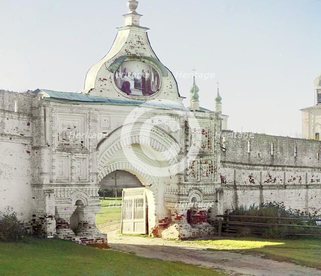 Entrance into the converted Goritskii Monastery outside the city, near Pereiaslavl-Zalesskii, 1911. Creator: Sergey Mikhaylovich Prokudin-Gorsky.