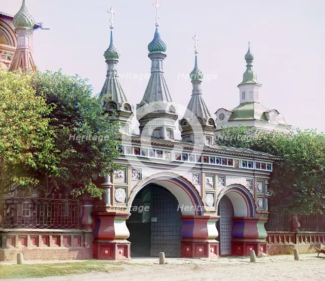 Entrance into the Church of the Resurrection, Kostroma, 1910. Creator: Sergey Mikhaylovich Prokudin-Gorsky.