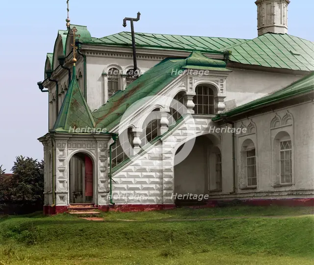 Entrance into the Fyodorovskaya Church, Yaroslavl, 1911. Creator: Sergey Mikhaylovich Prokudin-Gorsky.