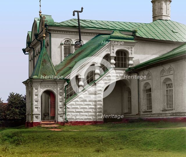 Entrance into the Fyodorovskaya Church, Yaroslavl, 1911. Creator: Sergey Mikhaylovich Prokudin-Gorsky.