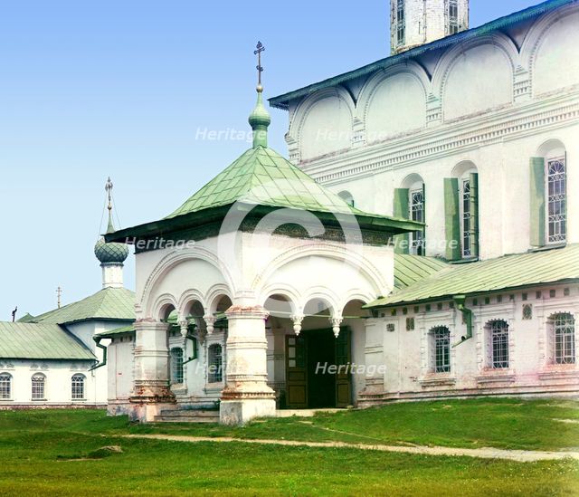 Entrance into the Fyodorovskaya Church, Yaroslavl, 1911. Creator: Sergey Mikhaylovich Prokudin-Gorsky.