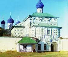 Entrance into the Nikolskaia Church in the Makaryev Monastery, 1910. Creator: Sergey Mikhaylovich Prokudin-Gorsky