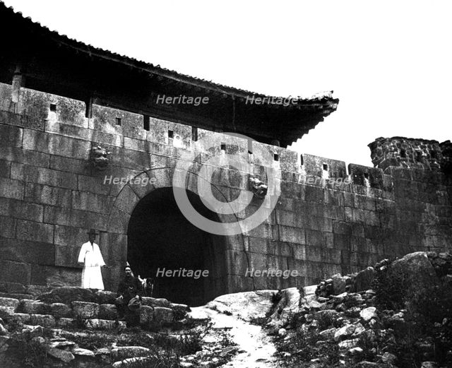 Entrance to a temple, Korea, 1900. Artist: Unknown