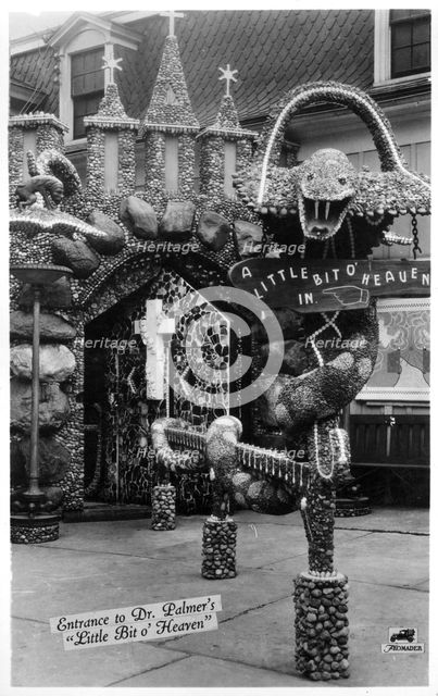 Entrance to Dr Palmer's Little Bit o' Heaven, Davenport, Iowa, USA. Artist: Unknown