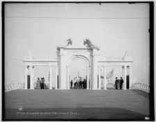 Entrance to Heinz Pier, Atlantic City, N.J., between 1900 and 1906. Creator: Unknown