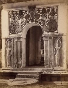 Entrance to the Nata Dewale Grounds, Kandy, c. 1880. Creator: Scowen & Co. (British, active Ceylon, 1876-1895)
