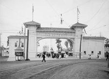 Entrance to the White City, Cleveland, O[hio], between 1900 and 1906. Creator: Unknown
