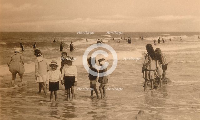 'Enfants au Bain', (Children Bathing), c1900. Creator: Unknown.