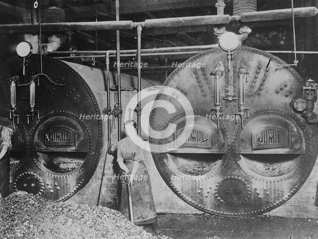 English furnace woman in iron works, between c1915 and 1917. Creator: Bain News Service.