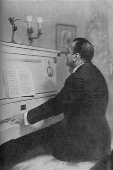 Enrico Caruso - Italy's Famous Tenor at the Piano c1925