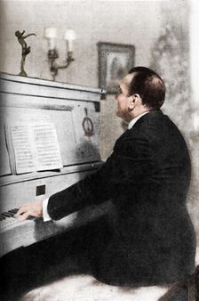 Enrico Caruso - Italy's Famous Tenor at the Piano c1925