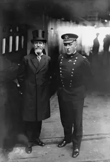 Earl Aberdeen & Gen. Wood, between c1915 and c1920. Creator: Bain News Service