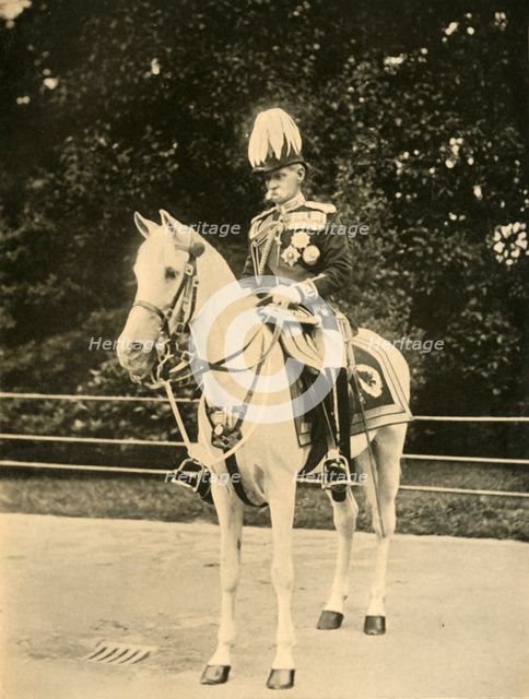 'Earl Roberts on his Favourite White Arab "Vonolel"', c1898, (1901).  Creator: John Chancellor.