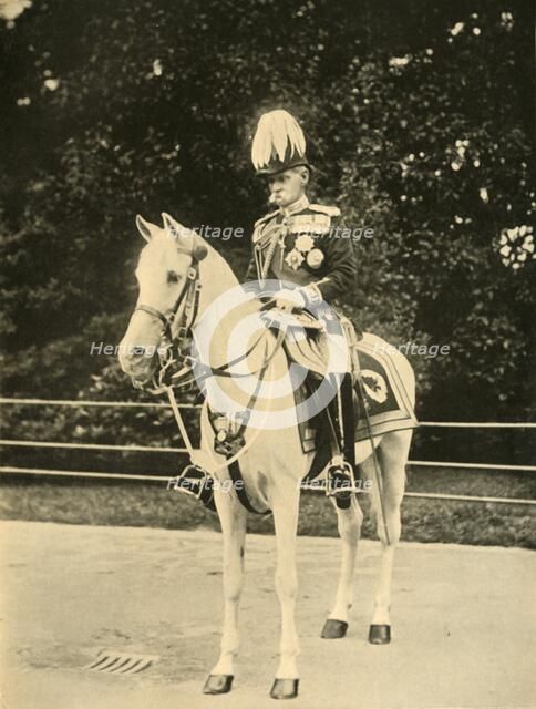 'Earl Roberts on his Favourite White Arab "Vonolel"', c1898, (1901).  Creator: John Chancellor.