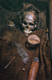 Early bronze age burial from Denmark