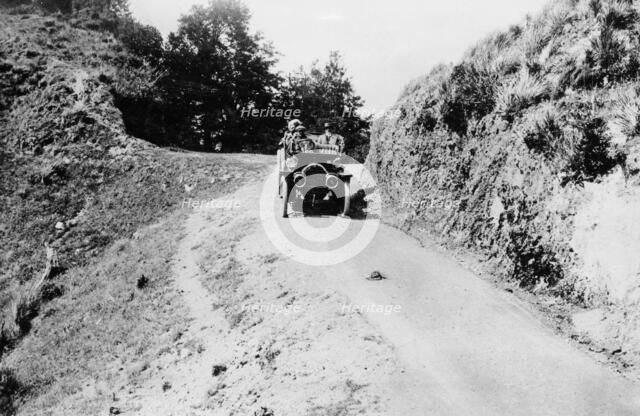 Early motoring in New Zealand, before 1914. Artist: Unknown