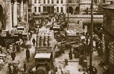 Early morning, Covent Garden Market, London, 20th century. Creator: Unknown