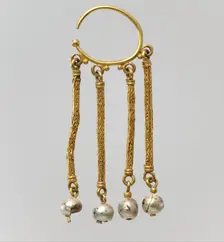 Earring (one of a pair), Byzantine, 6th-7th century. Creator: Unknown