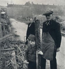 East End family 1941. Artist: Cecil Beaton