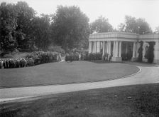 East Entrance, White House, Washington, D.C., between 1910 and 1917. Creator: Harris & Ewing