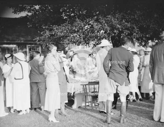 East Hampton hunt, 1933 Sept. Creator: Arnold Genthe.