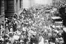 Easter - 5th Ave. 1912. Creator: Bain News Service