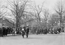 Easter Egg Rolling, White House, 1914. Creator: Harris & Ewing