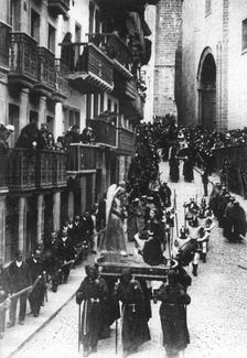 Easter, Good Friday procession in Fuenterrabía (Guipúzcoa), Postcards from the 1920s