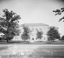 Eastern High School, Detroit, Mich., between 1900 and 1910. Creator: Unknown
