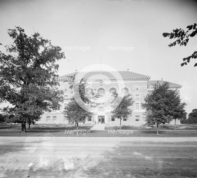 Eastern High School, Detroit, Mich., between 1900 and 1910. Creator: Unknown.