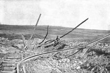 Echec a l'ennemi; Entre Fleury et Thiaumont: la voie ferree d'interet local qui..., 1916 (1924) Creator: Unknown