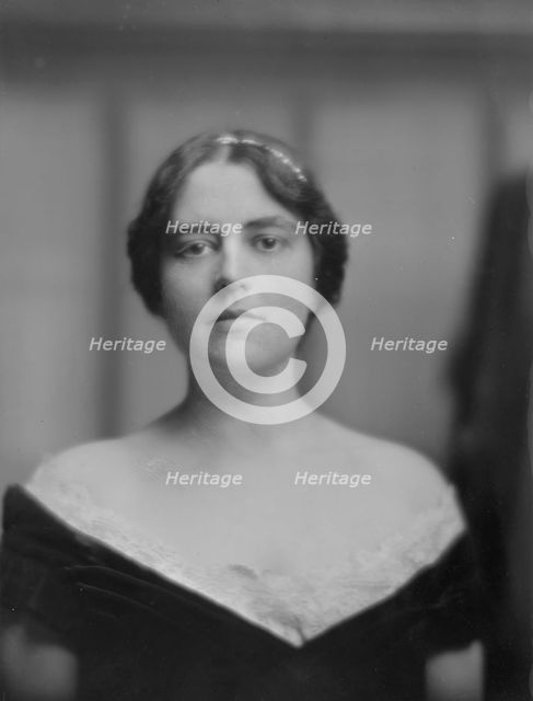 Eckstein, H.J., Mrs., portrait photograph, 1916 or 1917. Creator: Arnold Genthe.