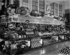 Edw. Neumann, Broadway Market, Detroit, Mich., between 1905 and 1915. Creator: Unknown