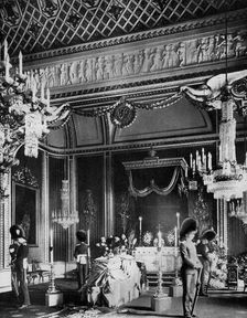 Edward VII lying in state, Throne Room, Buckingham Palace, London, 1910 (1937)