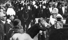 Edward VIII greeting Queen Mary at Windsor, 1936
