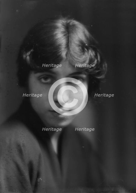 Edwards, Robert, Mrs., portrait photograph, 1914 Apr. 9. Creator: Arnold Genthe.