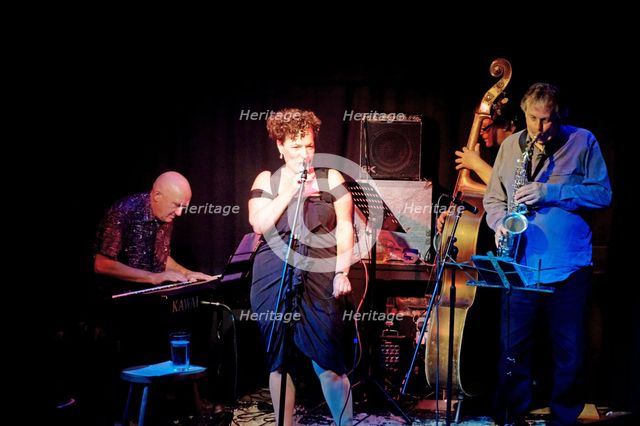 Edana Minghella Quartet, Brunswick, Hove, East Sussex, Oct 2015. Artist: Brian O'Connor.