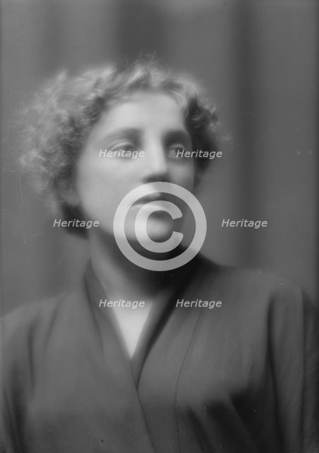 Eddington, Gertrude, Miss, portrait photograph, 1912 Feb. 29. Creator: Arnold Genthe.