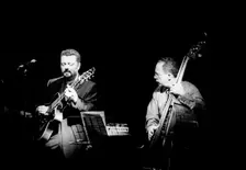 Eddie Gomez and Martin Taylor, Ronnie Scott's, London, July 2000. Artist: Brian O'Connor