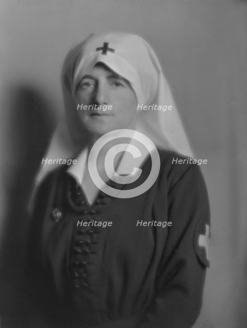 Edean, Miss, portrait photograph, 1916 Apr. 14. Creator: Arnold Genthe.